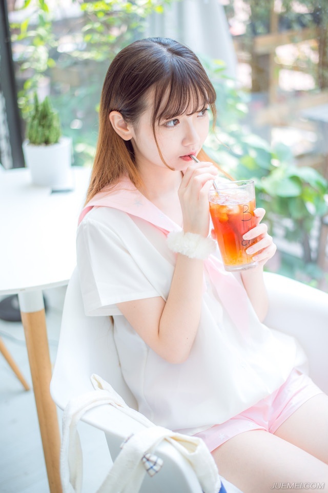 我们从忧患中学得智慧，苦痛中炼出美德来。